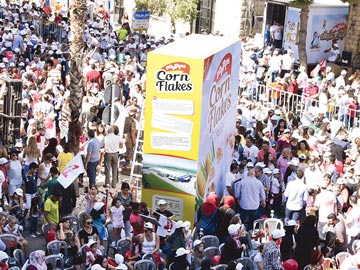 Guinness world record 2016 cereals breakfast weight quantity 1852 people